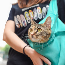 Load image into Gallery viewer, Foldable Cat Travel Carrier Bag Outdoor Travel Handbag Pouch